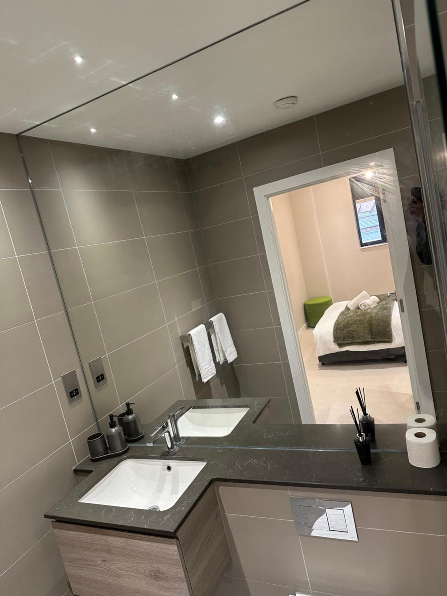 Richardson Deluxe Apartments Лондон Экстерьер фото