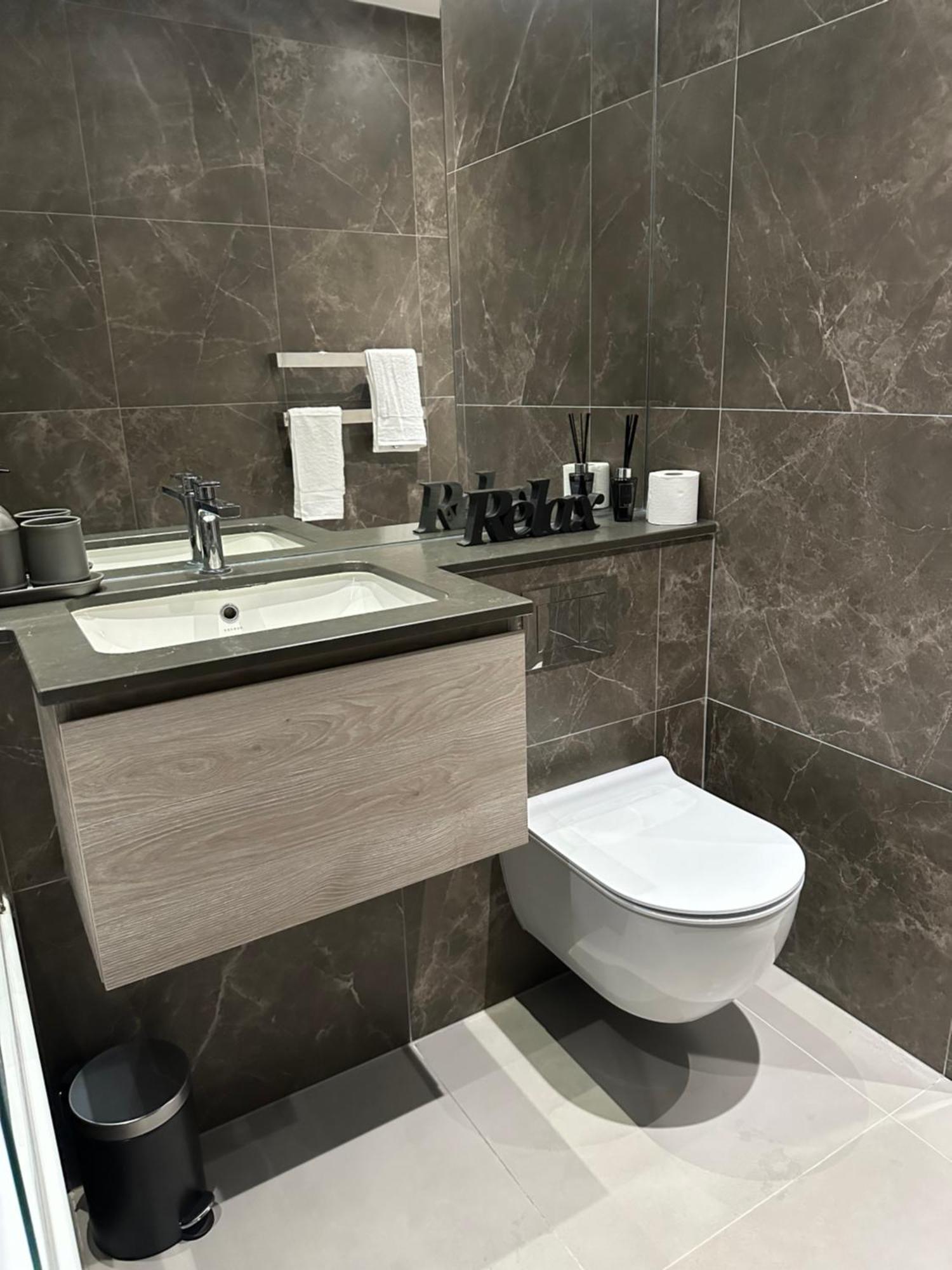 Richardson Deluxe Apartments Лондон Экстерьер фото